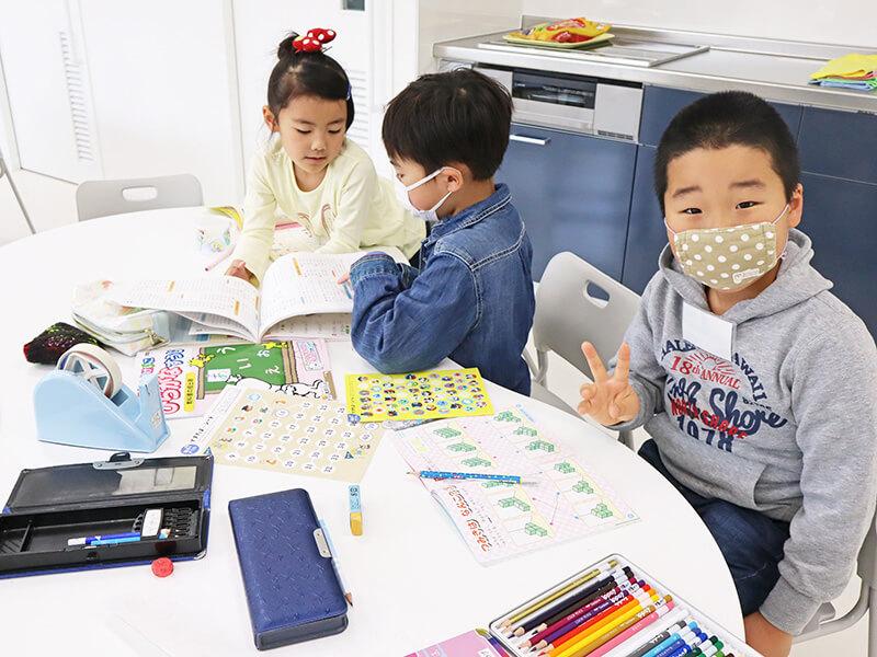 各小学校へお迎え